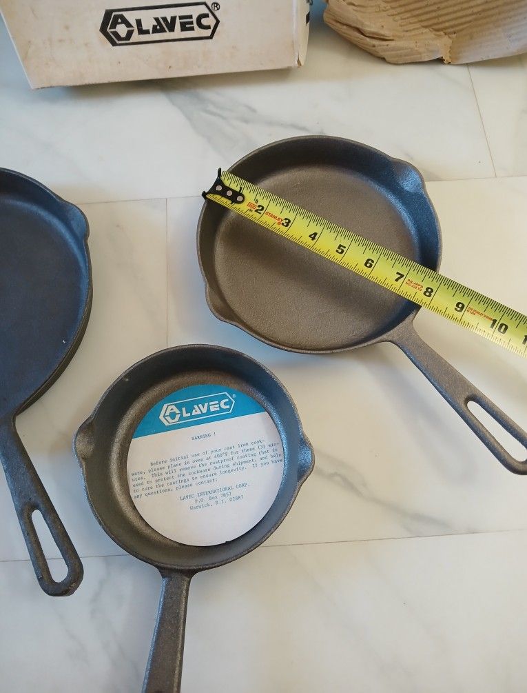 Brand New Lavec 3 Piece Cast Iron Skillet Set