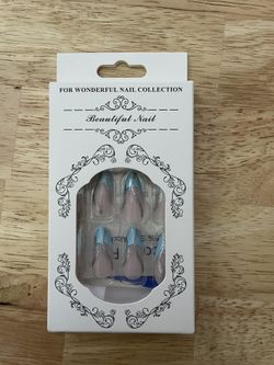 Press-On Nails, 24 pieces