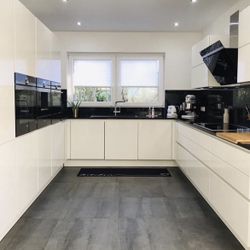 Kitchen Cabinets In Hialeah Showroom 