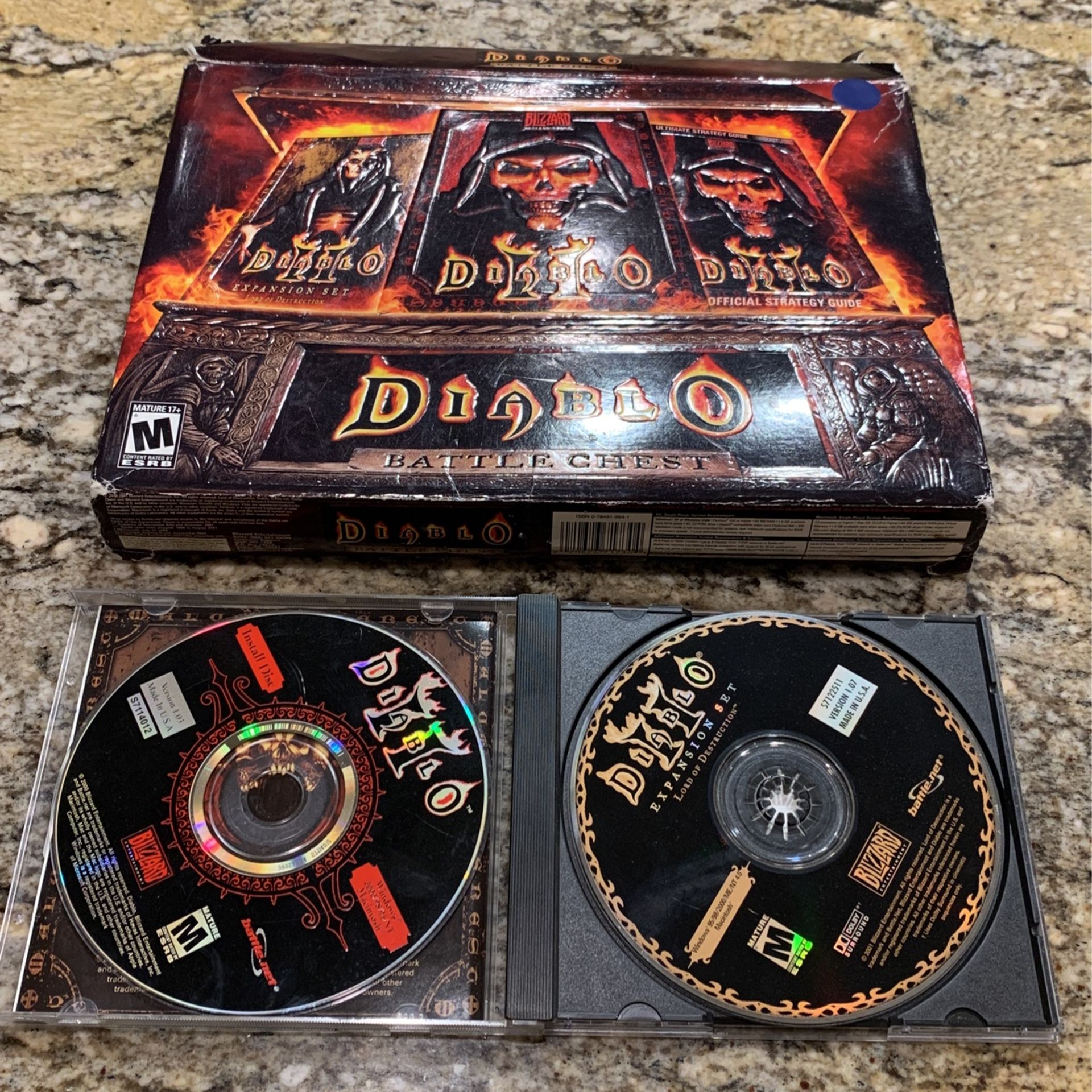 Diablo 2 II Battle Chest - PC Game Strategy Guide & Expansion Pack Complete