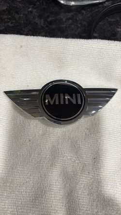 Mini cooper emblem
