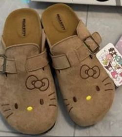 Women’s Hello Kitty Shoes