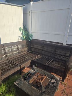 6 Outdoor Chairs /no Cushions