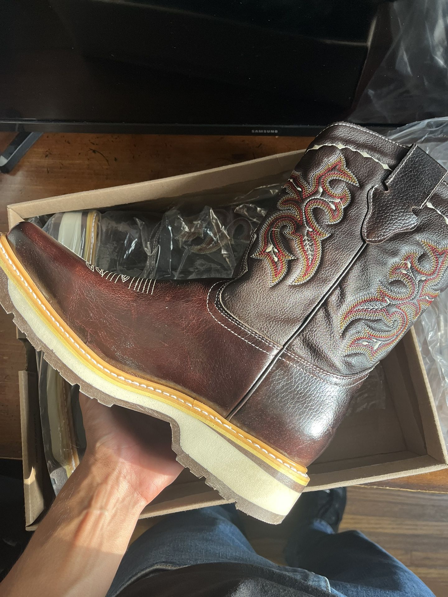 SIZE 10 BRAND NEW WORK BOOTS 