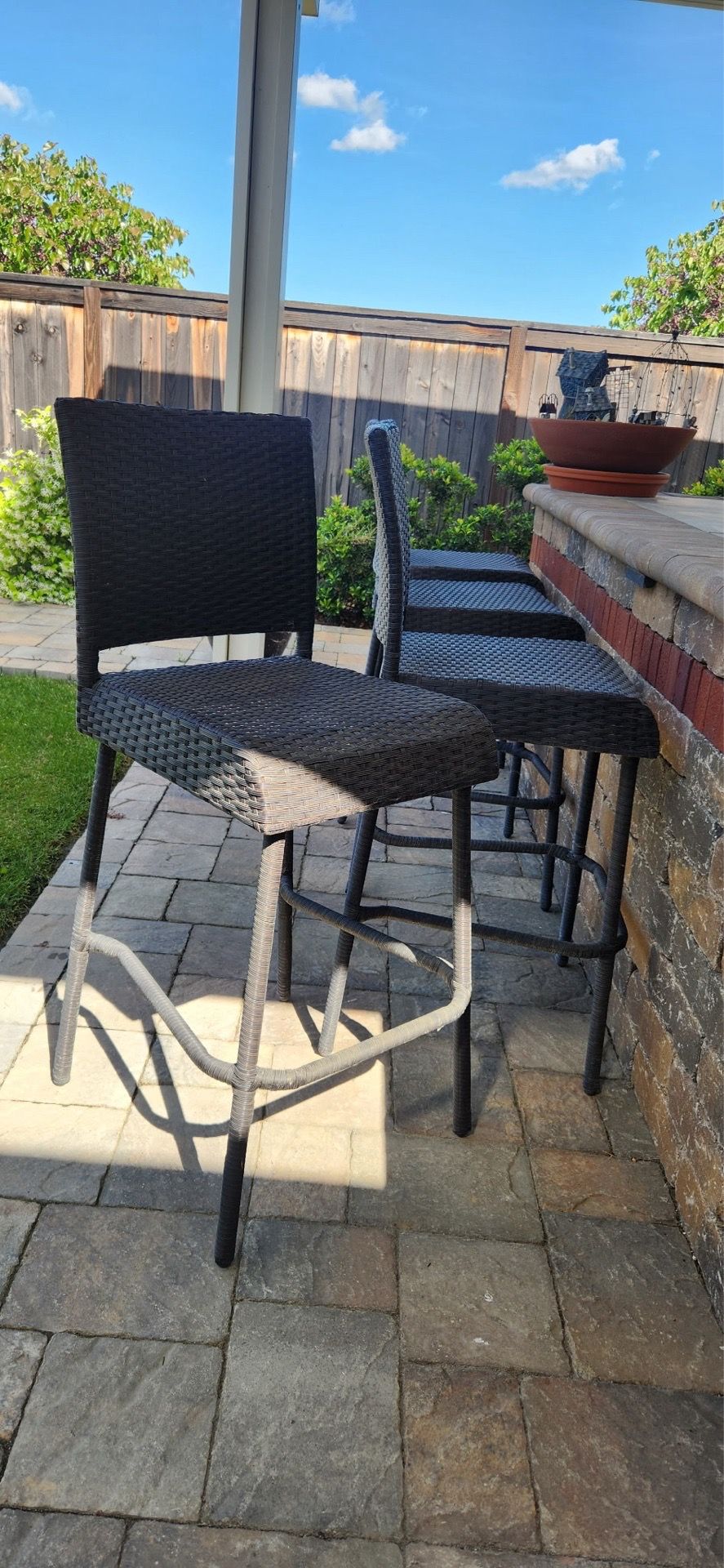 Chairs !