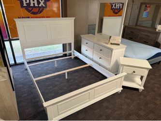 Queen white farmhouse bedroom set