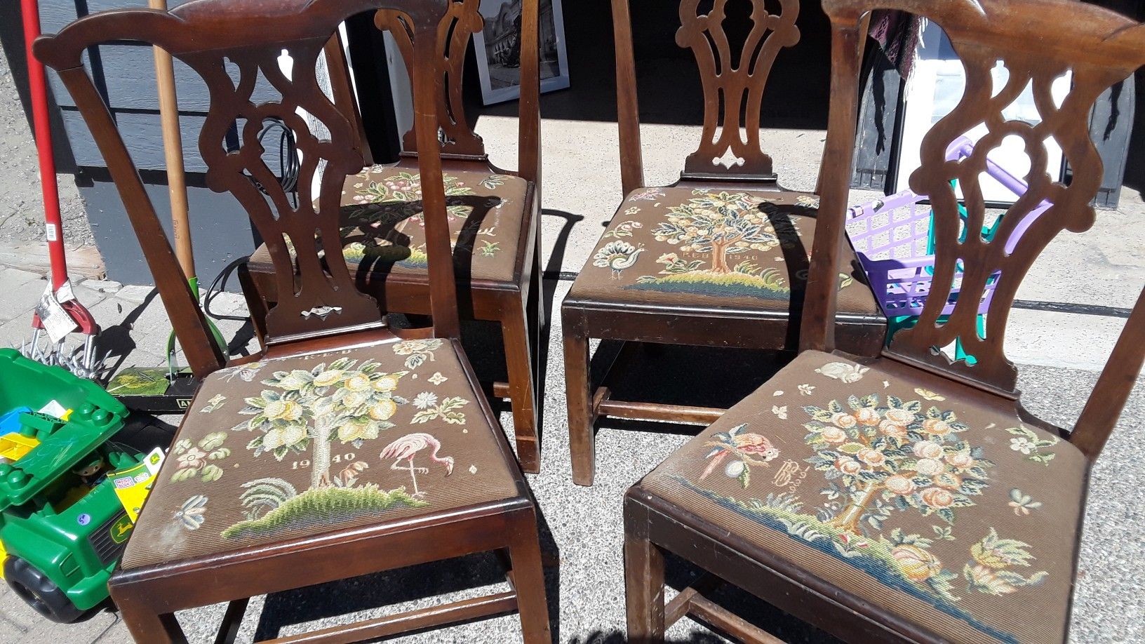 4 chippendale chairs