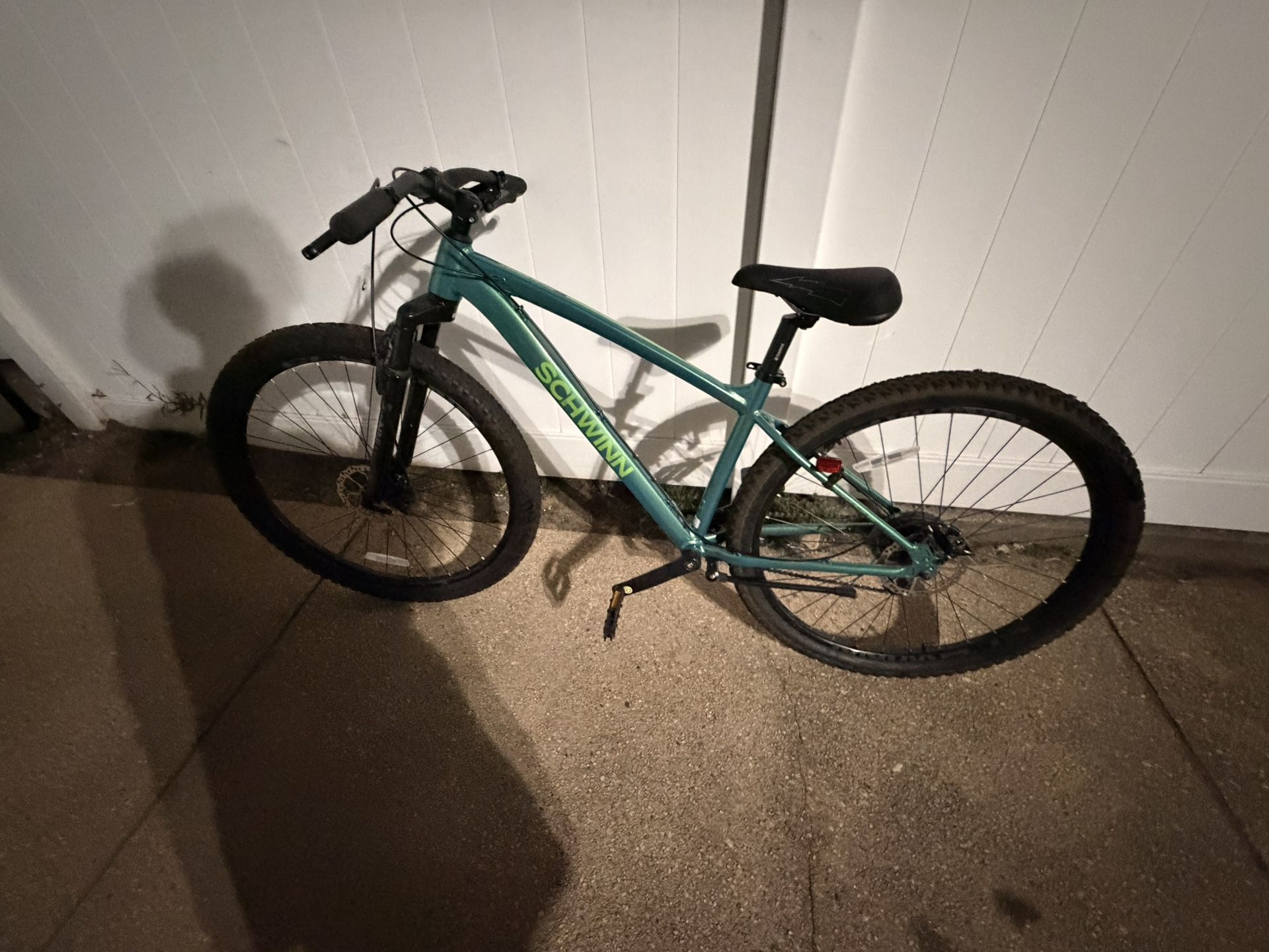 Schwinn Axum Sport Adult Unisex 29-in. Mountain Bike, Medium Frame, Green