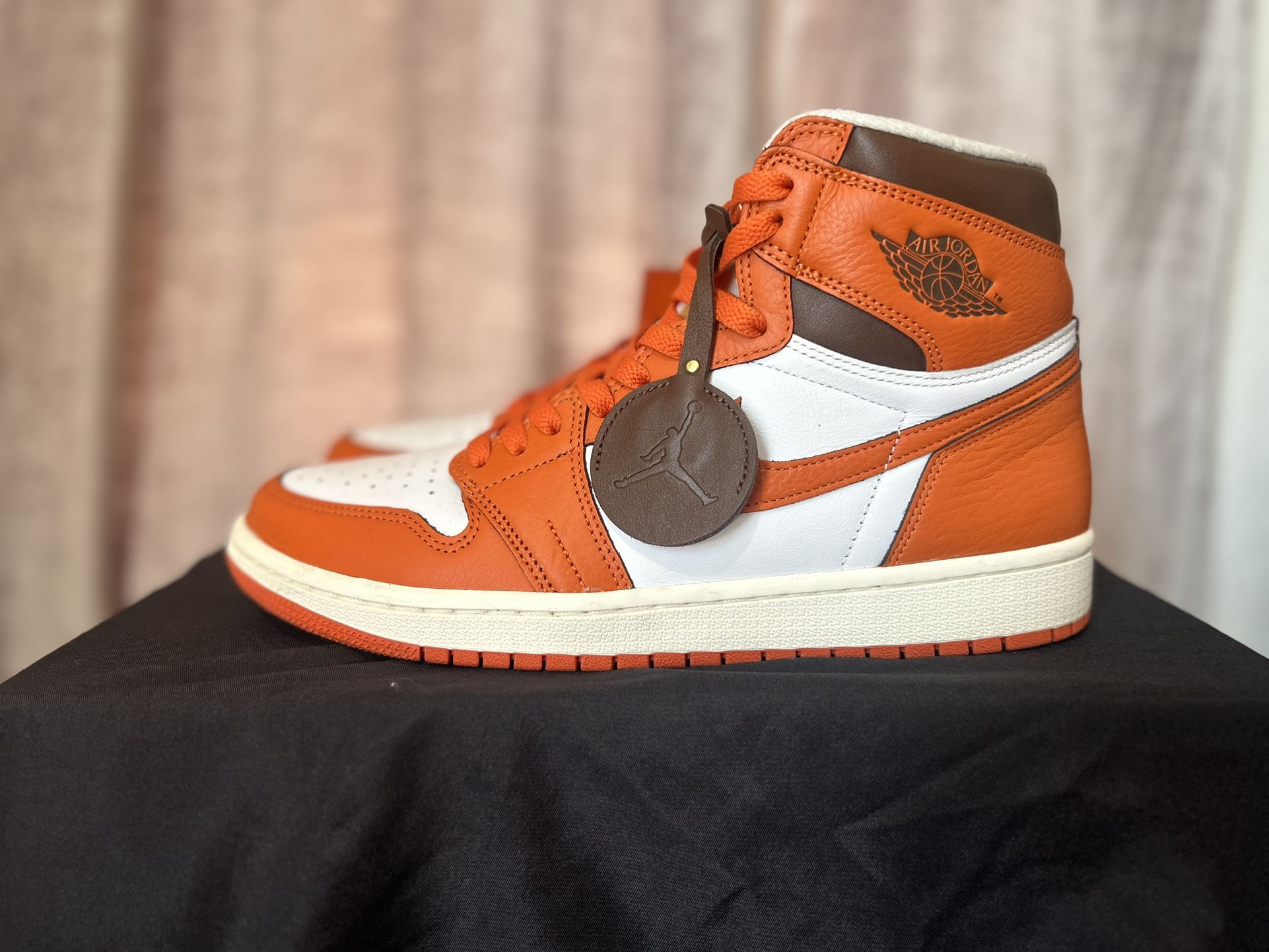 Like New Jordan Retro Size 9.5m.  129$ Obo