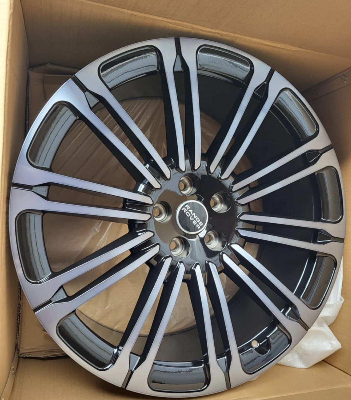 Range Rover 22” New rims Set
