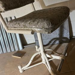 4- Bar Stools Make Offer 