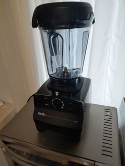 Vitamix Blender With 64oz Container