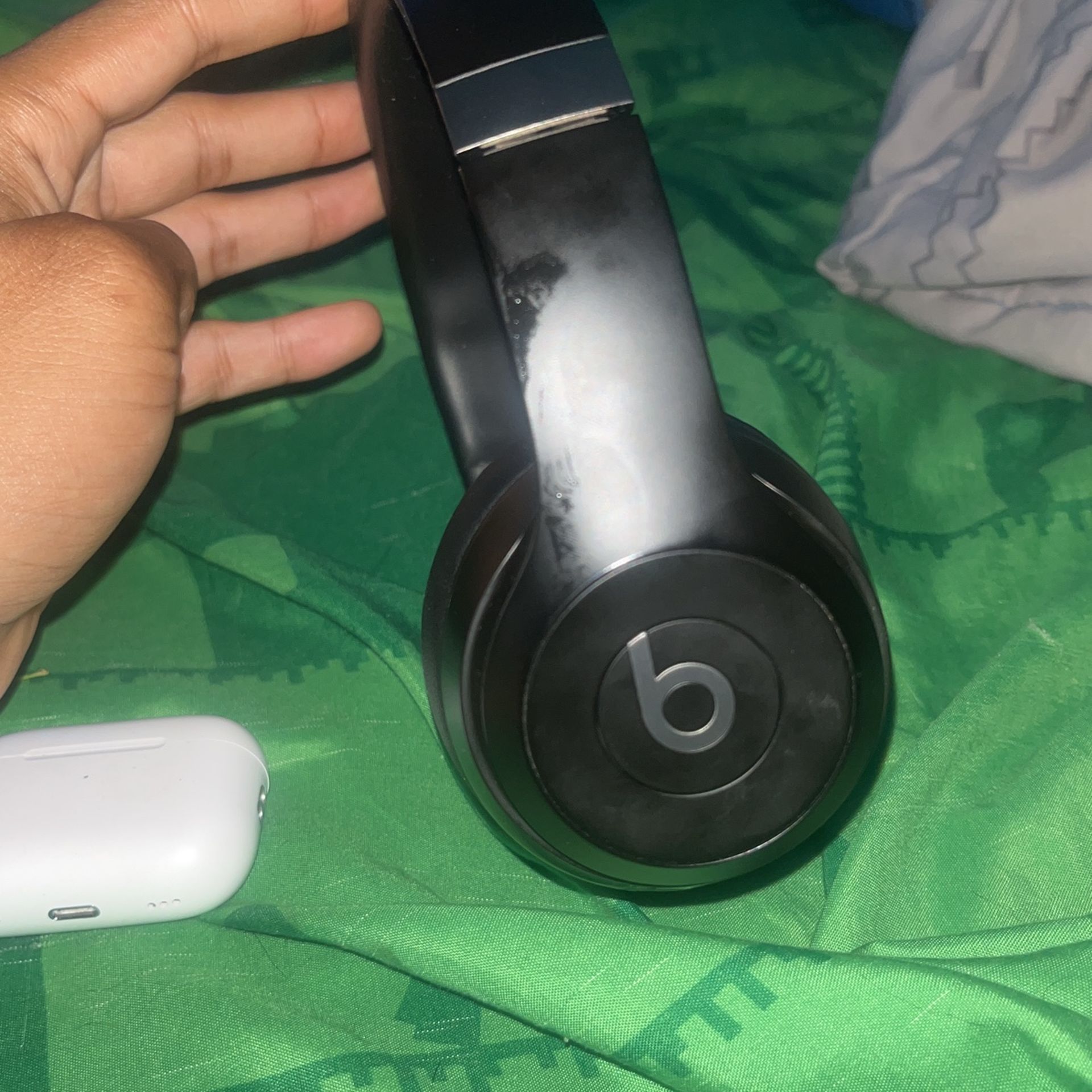 Beats Solo 4