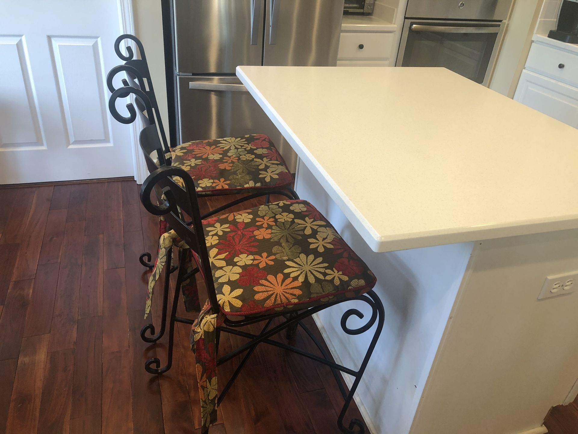 Pier 1 Wrought Iron Bar Stools for Sale in Vernon Hills, IL OfferUp