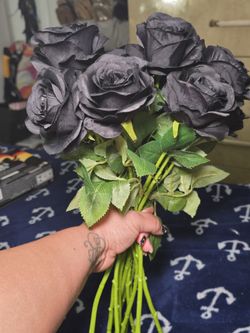 Dozen Black Faux 🌹 ROSES