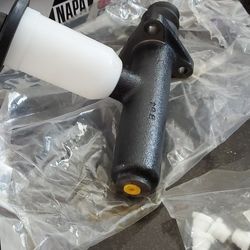 MASTER CYLINDER 62-39068
