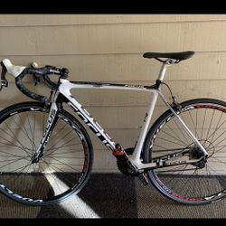 Focus Izalco Pro Road Carbon Fiber Bike