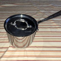 All Clad 2Qt Sauce Pan Stainless Steel With Lid