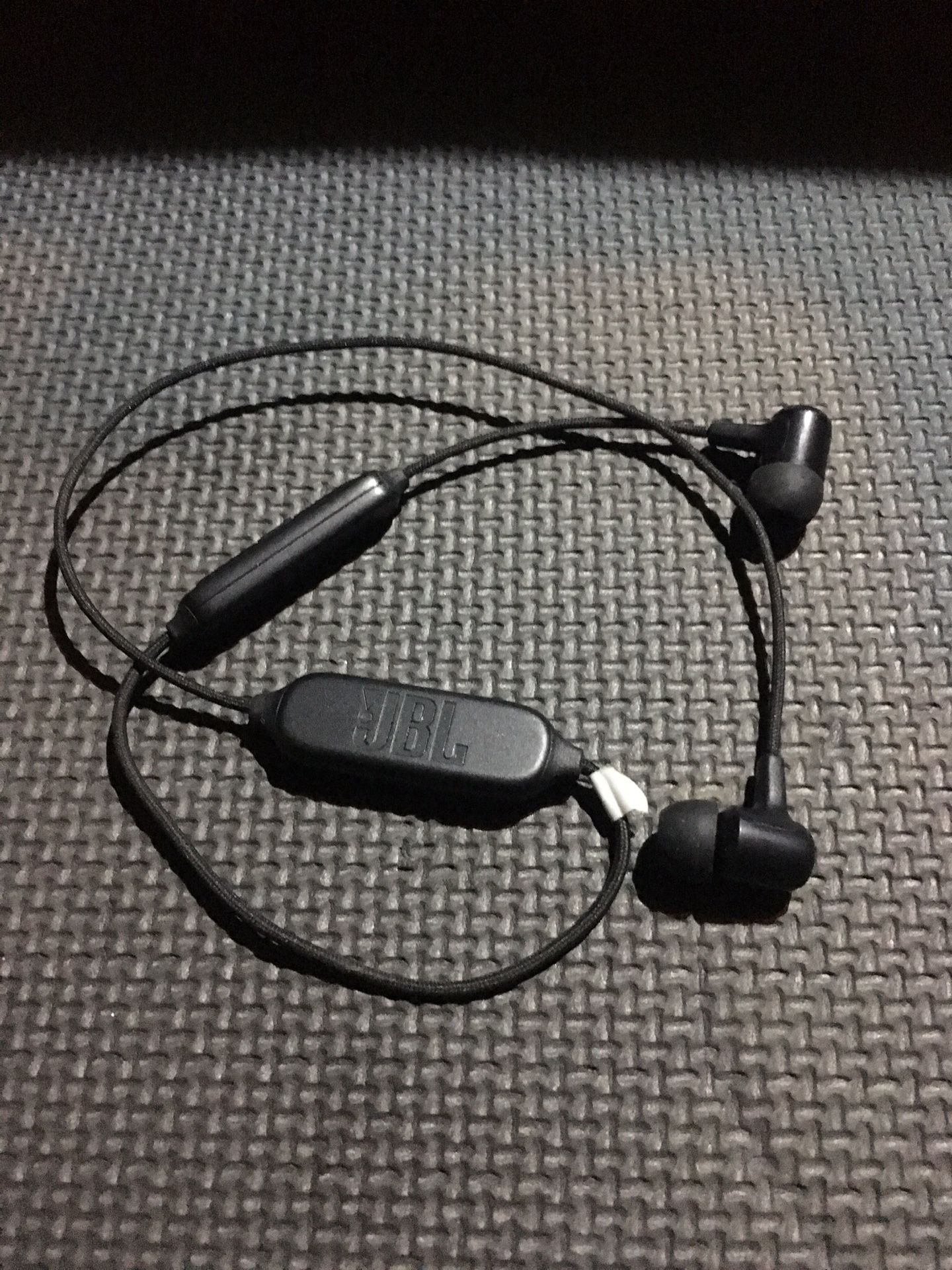 Jbl Bluetooth headphones
