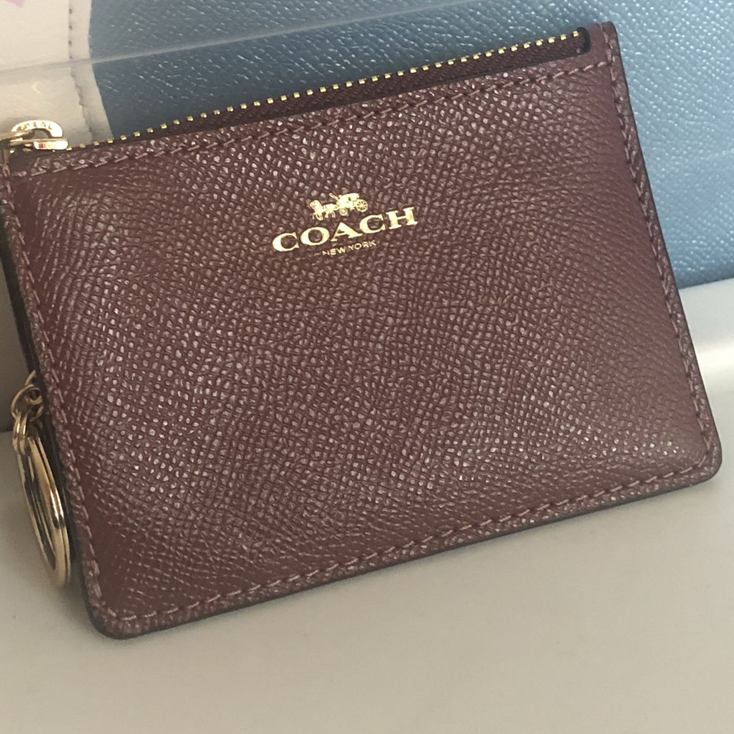 Monedero Con Llavero π Coach Color Tinto