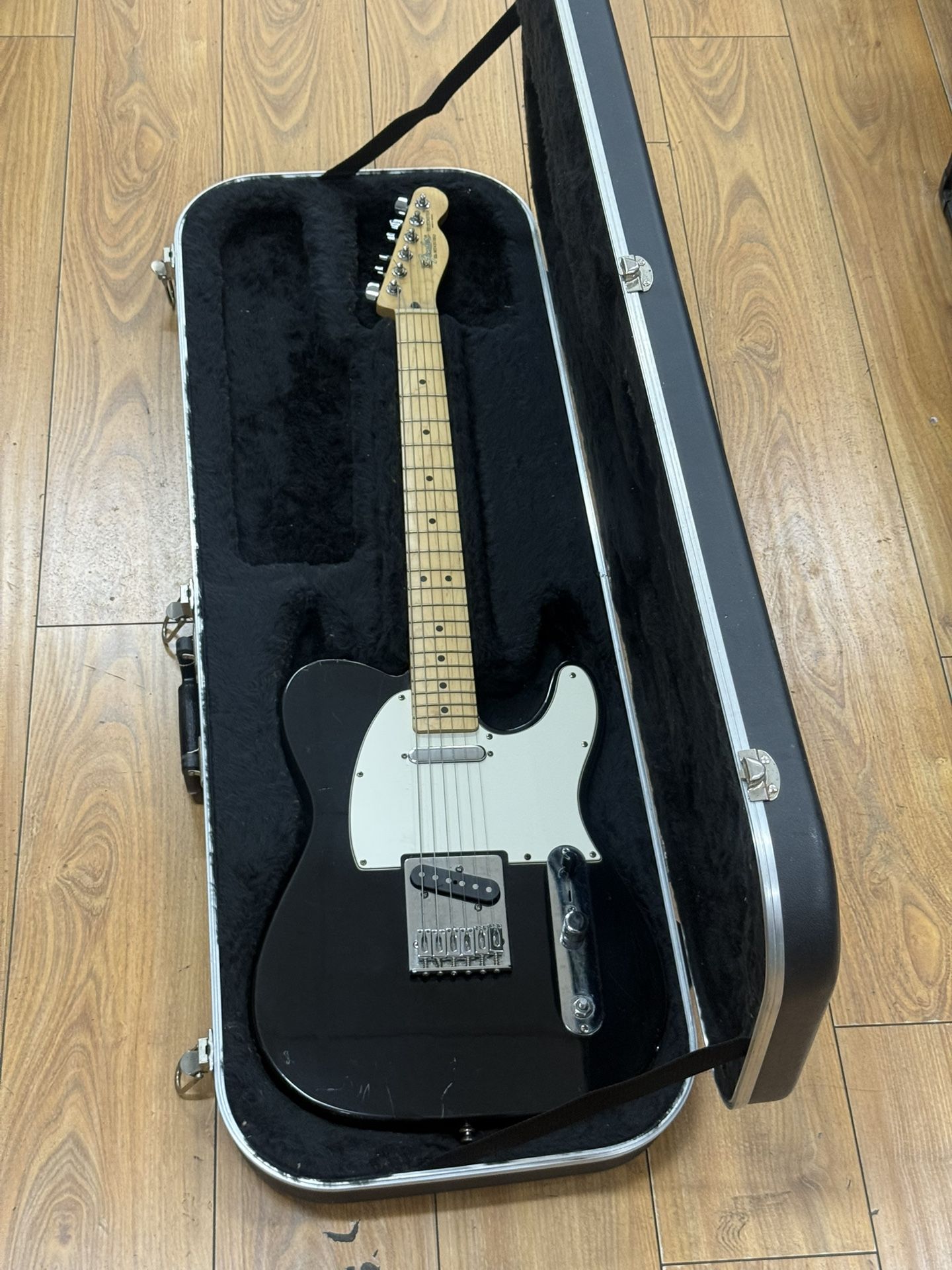 2005 Fender Telecaster Made In Mexico Comes with Hard Case
