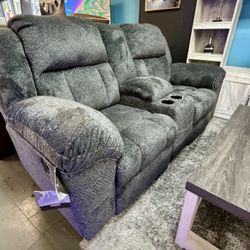 🔥 UNBEATABLE DEAL – ASHLEY RECLINING SOFA & LOVESEAT 🔥 