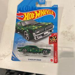 Hot Wheels ‘68 Mercury Cougar 207-250 Super Treasure Hunt 2021 Mainline A NIB