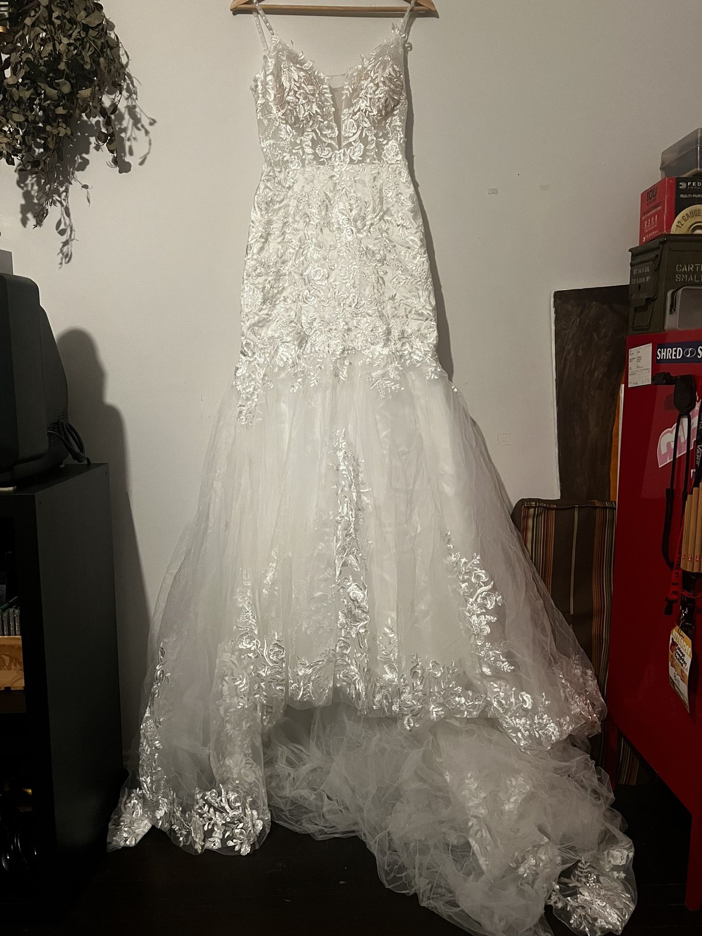 Trumpet/mermaid V-neck Backless Train Lace Wedding Dress