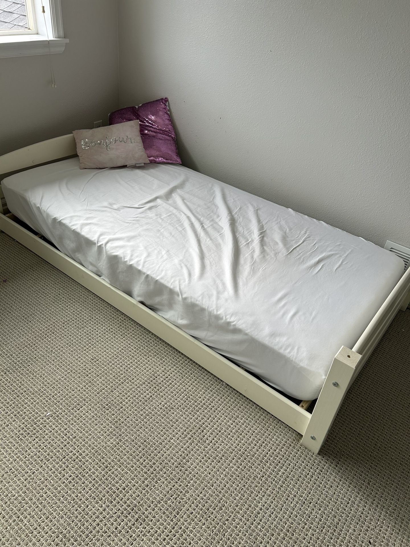 White Solid Wood Twin Bed (toddler Bed)