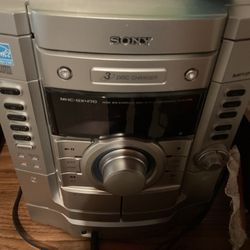 Sony DSW Stereo System with 2 speakers, 1 subwoofer, cassette and DVD - $95 (Longmont)