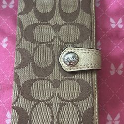 Guess Purse And Coach Wallet 