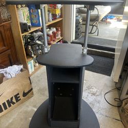Adjustable Rolling Desk With Wheel Locked 