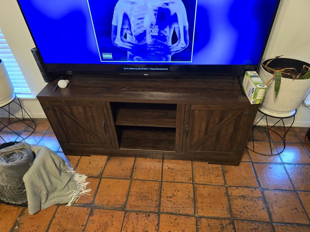 TV STAND 75 in