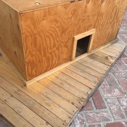 Free Dog House