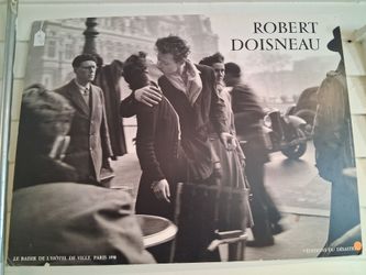 Robert Doisneau Le Baiser de l'Hôtel de Ville Poster