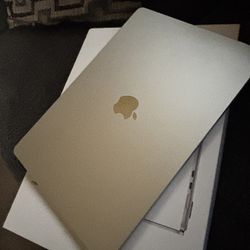 MacBook M4