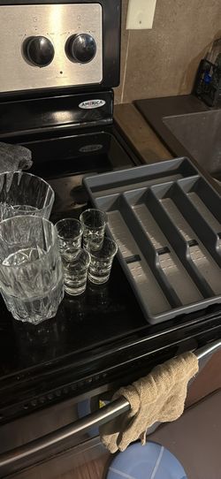 Shot , rock glasses, and utensils organizer