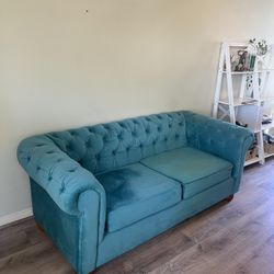 High End  Stylish Teal Sofa - Perfect Condition