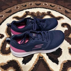 Women’s sketcher Shoes 6.5