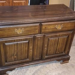 Bassett Dresser / TV Console