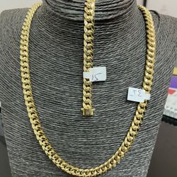 10k Gold Miami Cuban Chain And Bracelet Combo For A Good Price!!