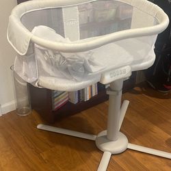 Halo swivel Bassinet