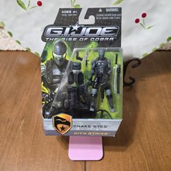G.i.joe The Rise Of Cobra City Strike Snake Eyes By Hasbro. 