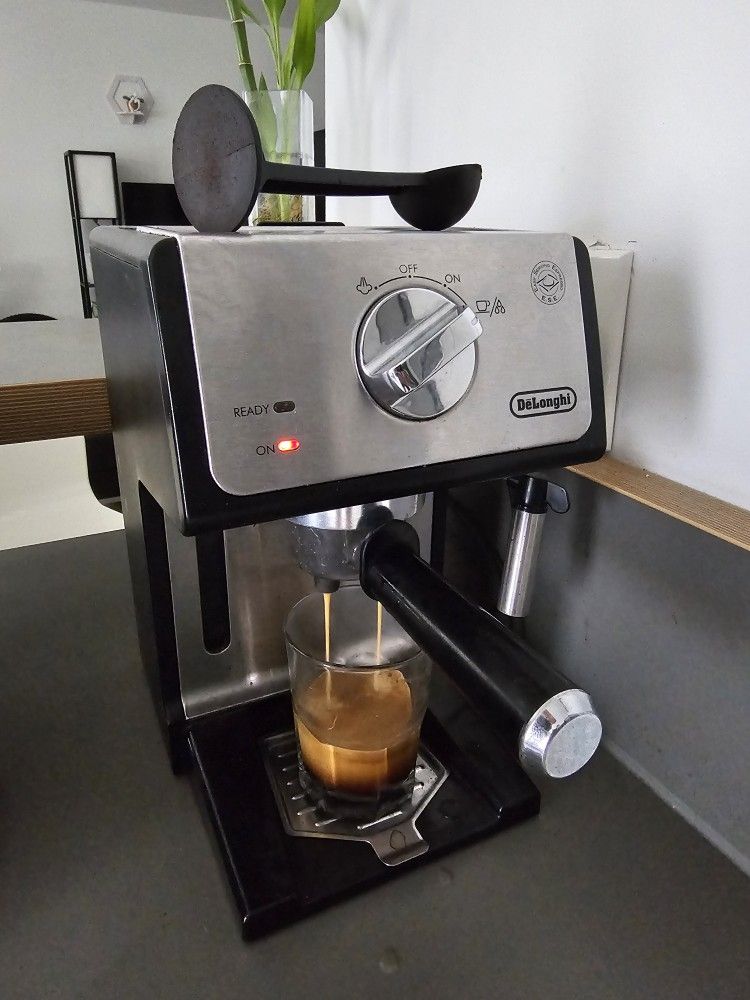 Delonghi Espresso Machine 