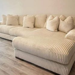 OM• $38 Initial • Brand New Lindyn Sectional With Chaise 