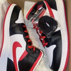 Air Jordan 1 Mid