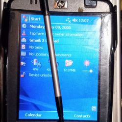  HP iPAQ hx2490  pocket PC includes Stylus 