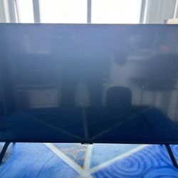 Samsung - 32" Class Q60C QLED 4K UHD Smart Tizen TV