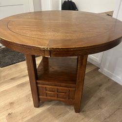 Round Dining Room Table 