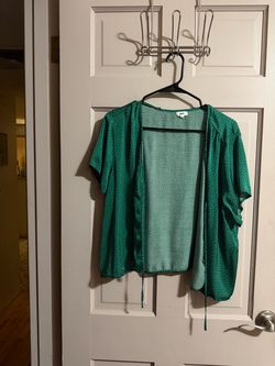 Women’s Aerie Green Polka Dot Tie Front Blouse Size Large Flutter Sleeve